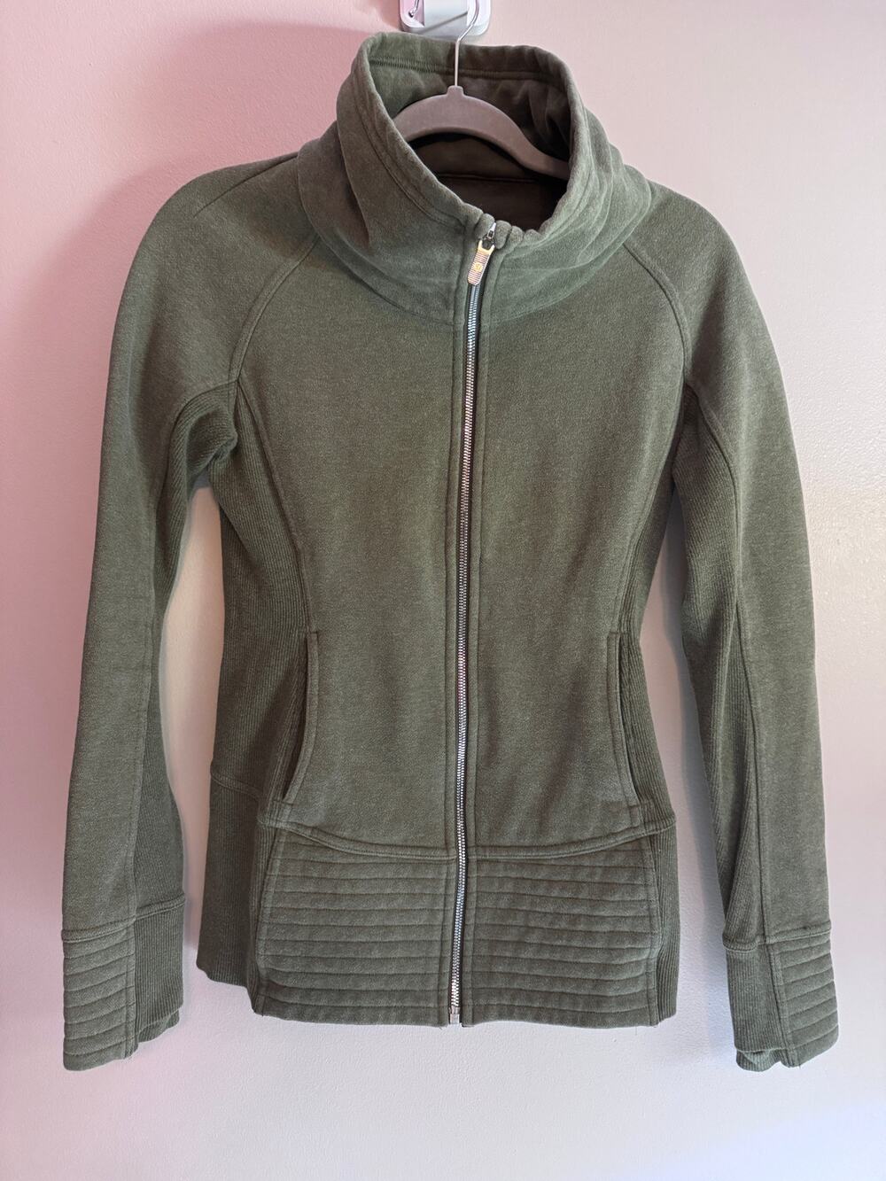 Lululemon Women’s Size 4 Olive Green Full Zip Funnel Neck Jacket